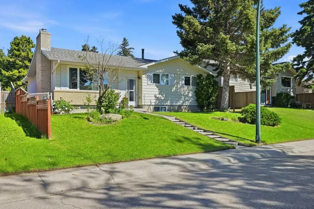 2415 Vista Crescent NE Calgary AB T2E 6J2