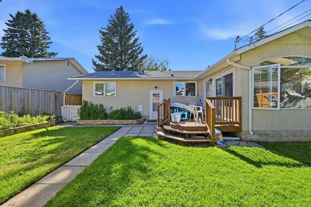 2415 Vista Crescent NE Calgary AB T2E 6J2