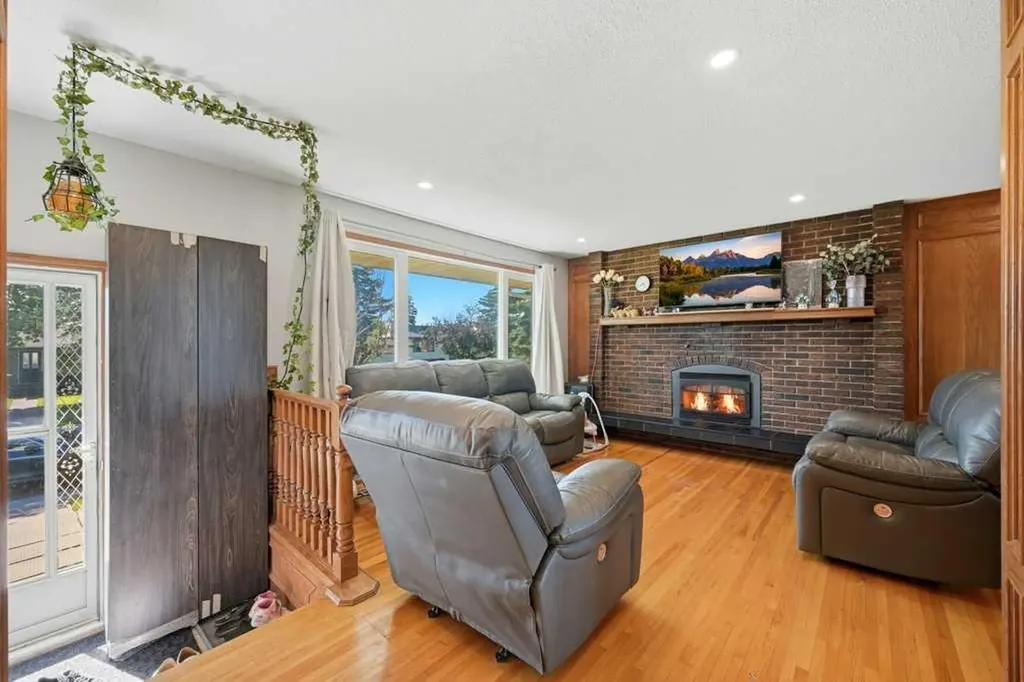 2415 Vista Crescent NE Calgary AB T2E 6J2