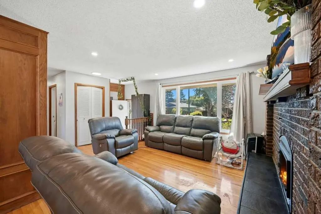2415 Vista Crescent NE Calgary AB T2E 6J2
