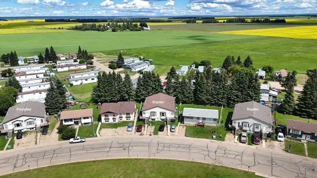5701,5703 Evergreen Drive High Prairie AB T0G 1E0