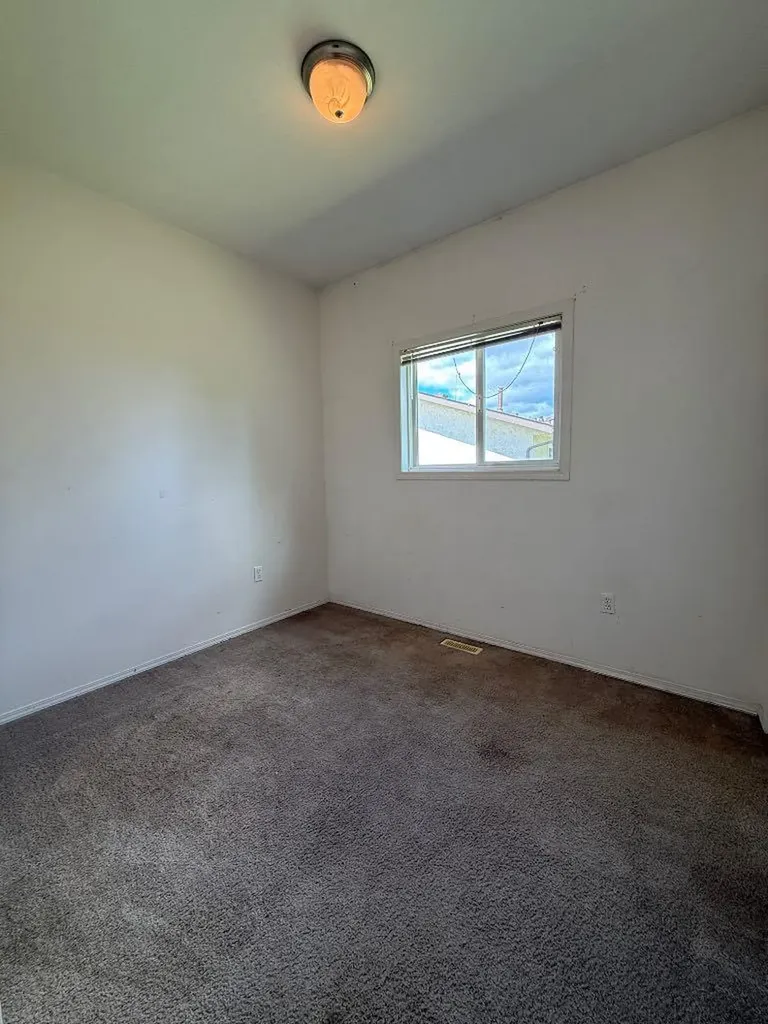 5701,5703 Evergreen Drive High Prairie AB T0G 1E0