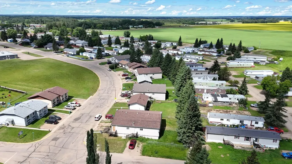 5701,5703 Evergreen Drive High Prairie AB T0G 1E0