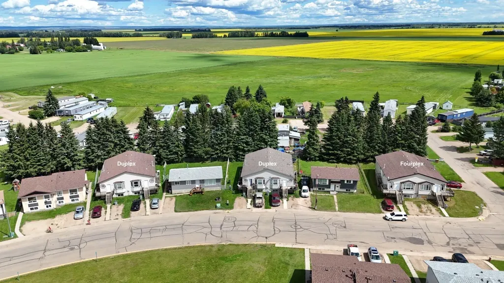 5701,5703 Evergreen Drive High Prairie AB T0G 1E0