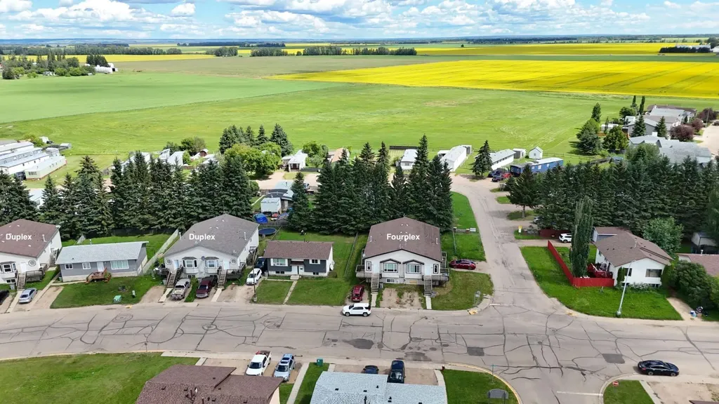 5701,5703 Evergreen Drive High Prairie AB T0G 1E0