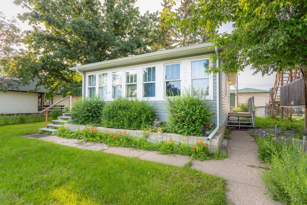 4722 43 Street Lloydminster SK S9V 0E7