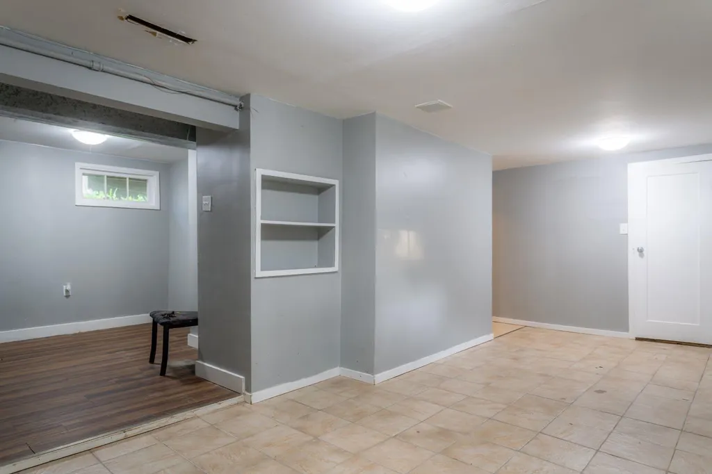 4722 43 Street Lloydminster SK S9V 0E7