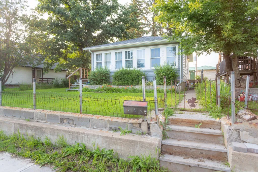 4722 43 Street Lloydminster SK S9V 0E7