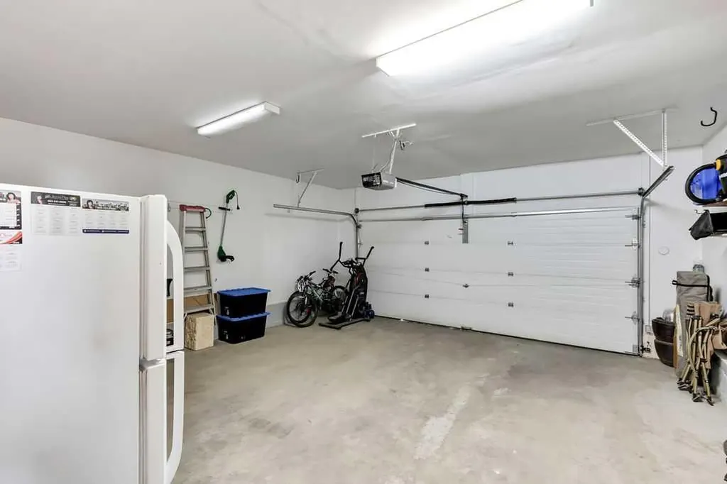 209 Coventry Circle NE Calgary AB T3K 5E5
