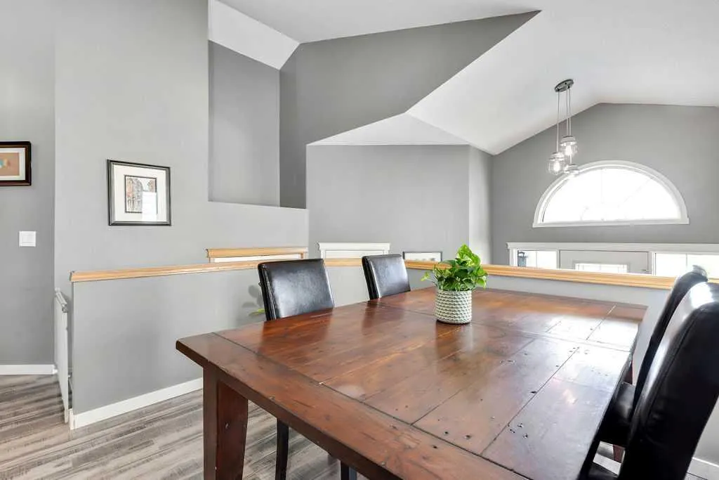 209 Coventry Circle NE Calgary AB T3K 5E5