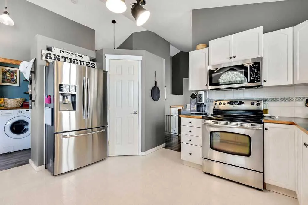 209 Coventry Circle NE Calgary AB T3K 5E5