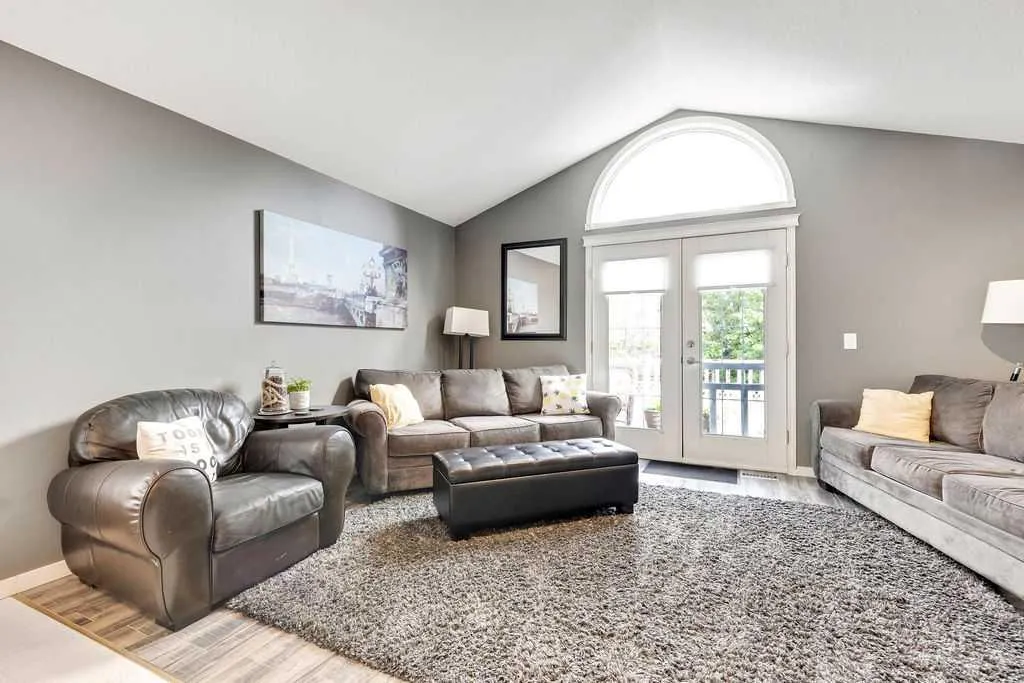 209 Coventry Circle NE Calgary AB T3K 5E5