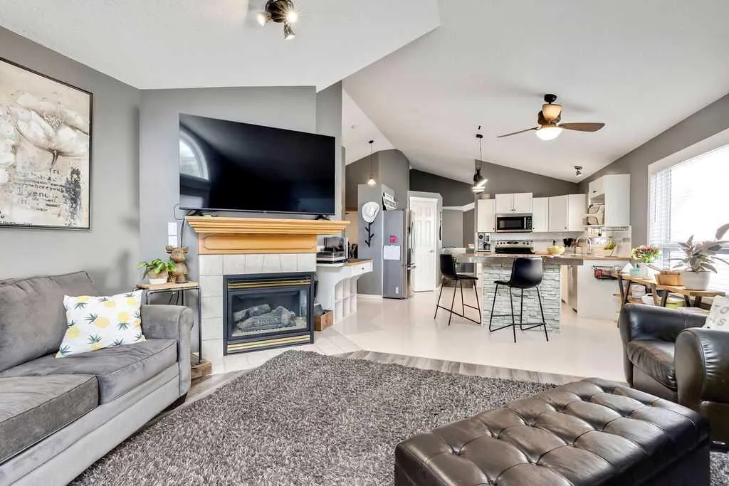 209 Coventry Circle NE Calgary AB T3K 5E5