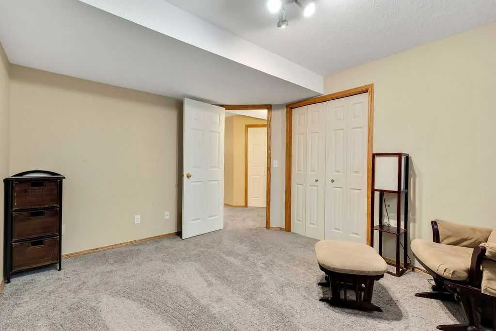 209 Coventry Circle NE Calgary AB T3K 5E5