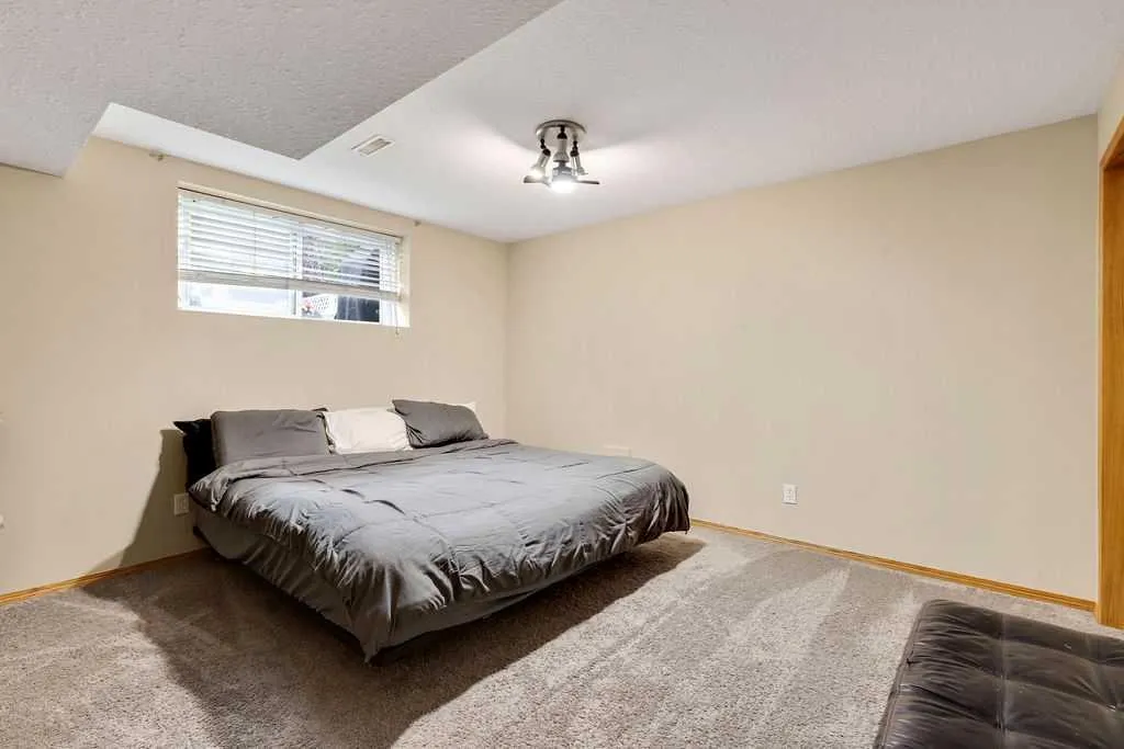 209 Coventry Circle NE Calgary AB T3K 5E5