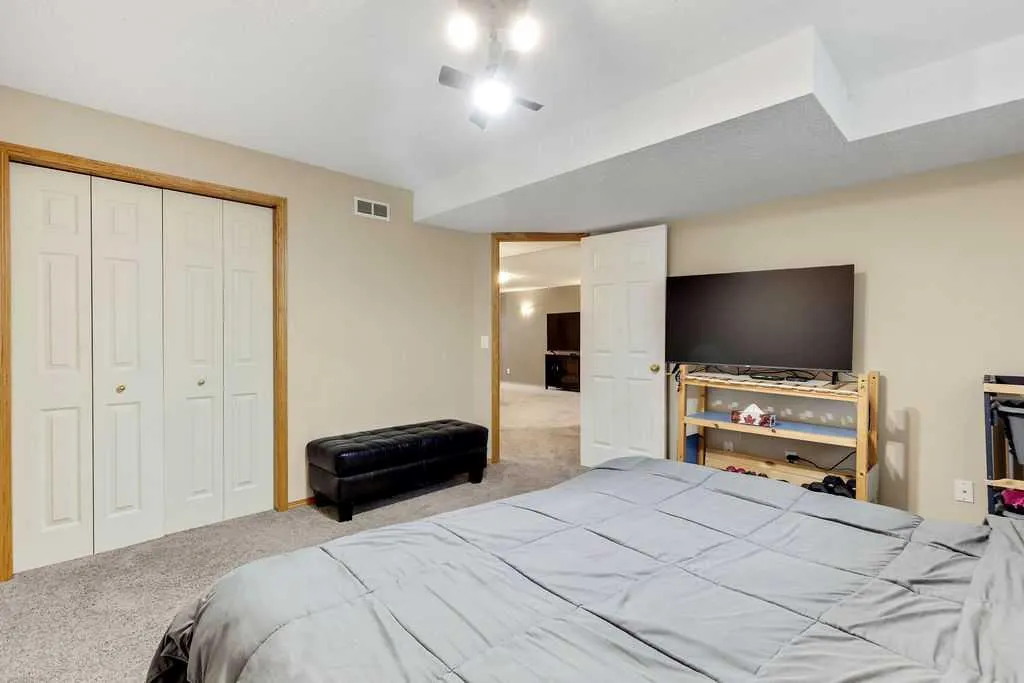 209 Coventry Circle NE Calgary AB T3K 5E5