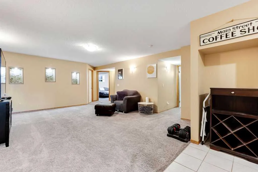 209 Coventry Circle NE Calgary AB T3K 5E5
