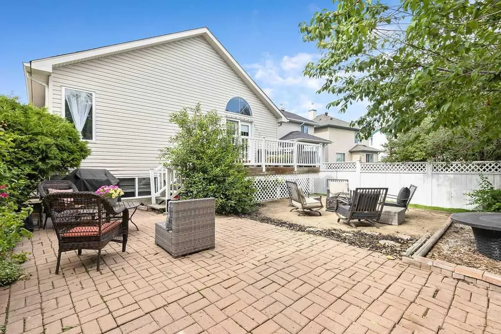 209 Coventry Circle NE Calgary AB T3K 5E5