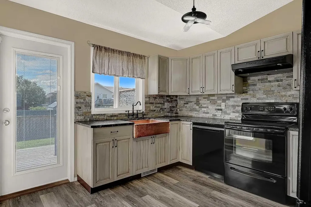 10244 97 Street Sexsmith AB T0H 3C0