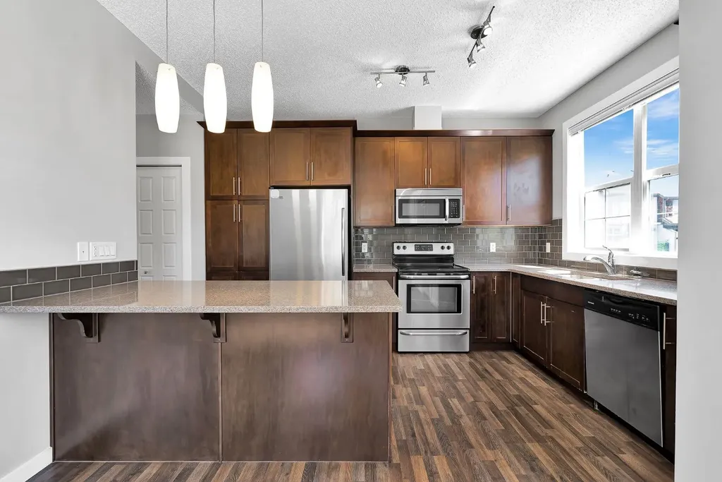 130 New Brighton Way SE Calgary AB T2Z 1H5