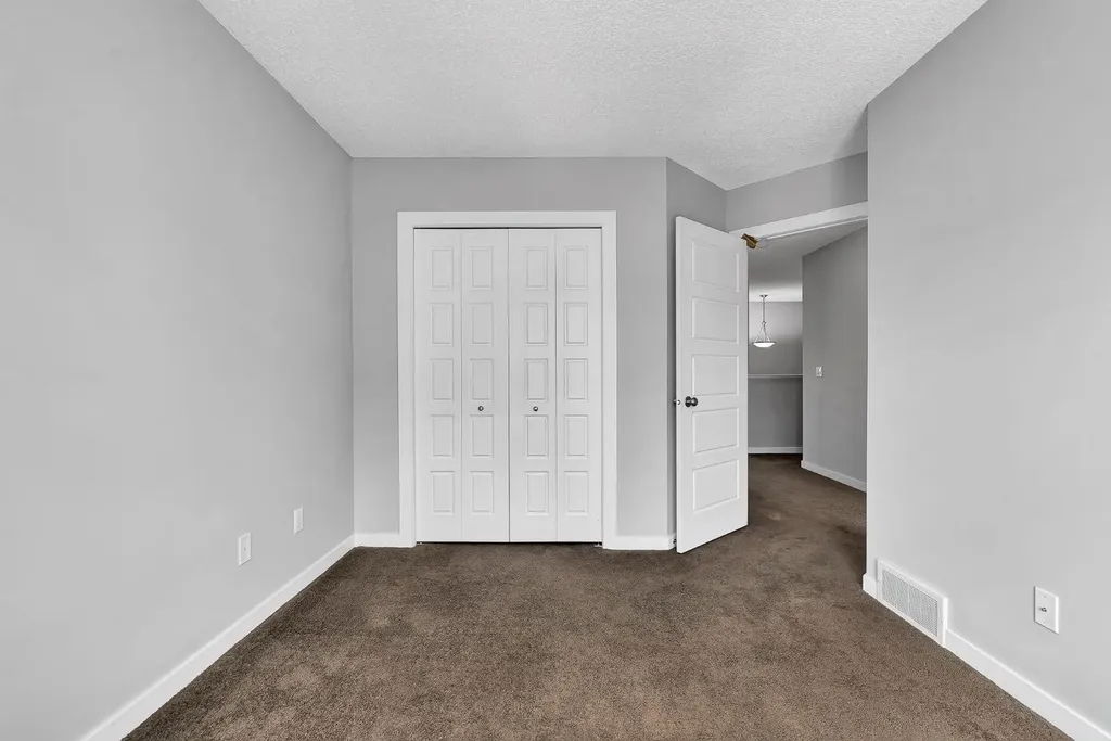 130 New Brighton Way SE Calgary AB T2Z 1H5