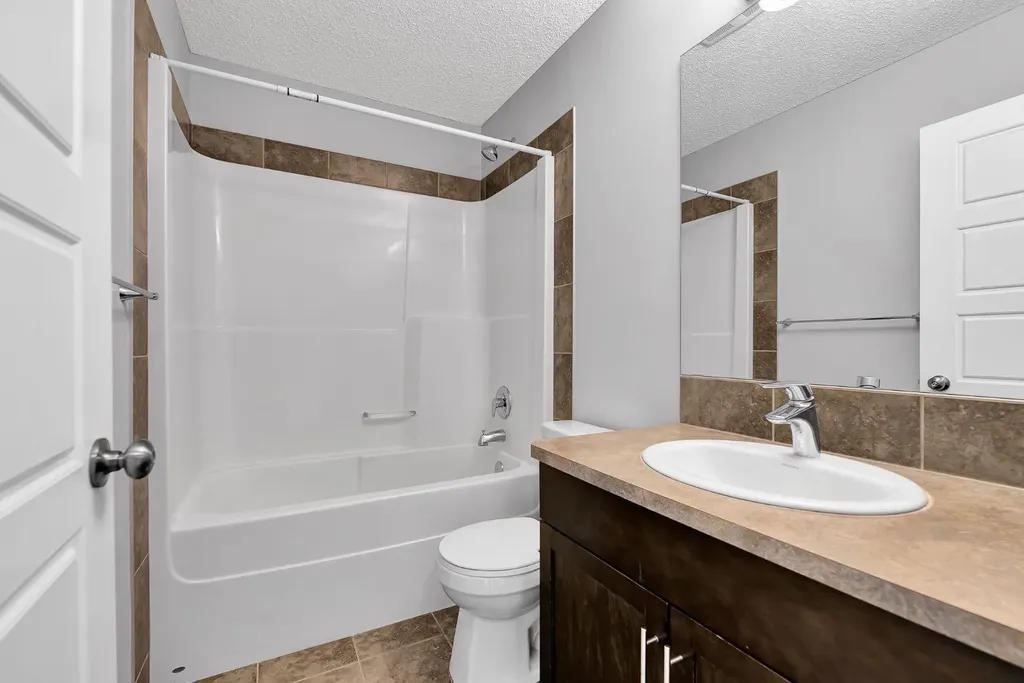 130 New Brighton Way SE Calgary AB T2Z 1H5