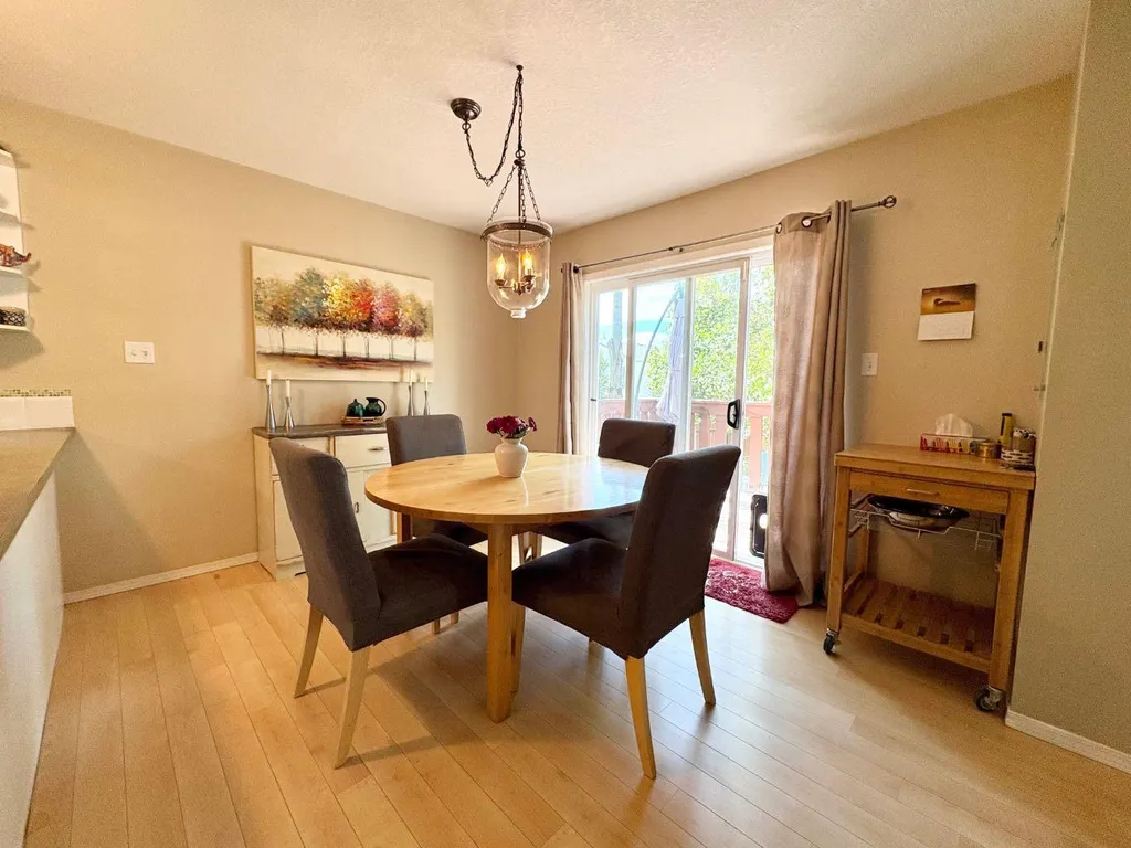222 Heritage Circle W Lethbridge AB T1K 7H8