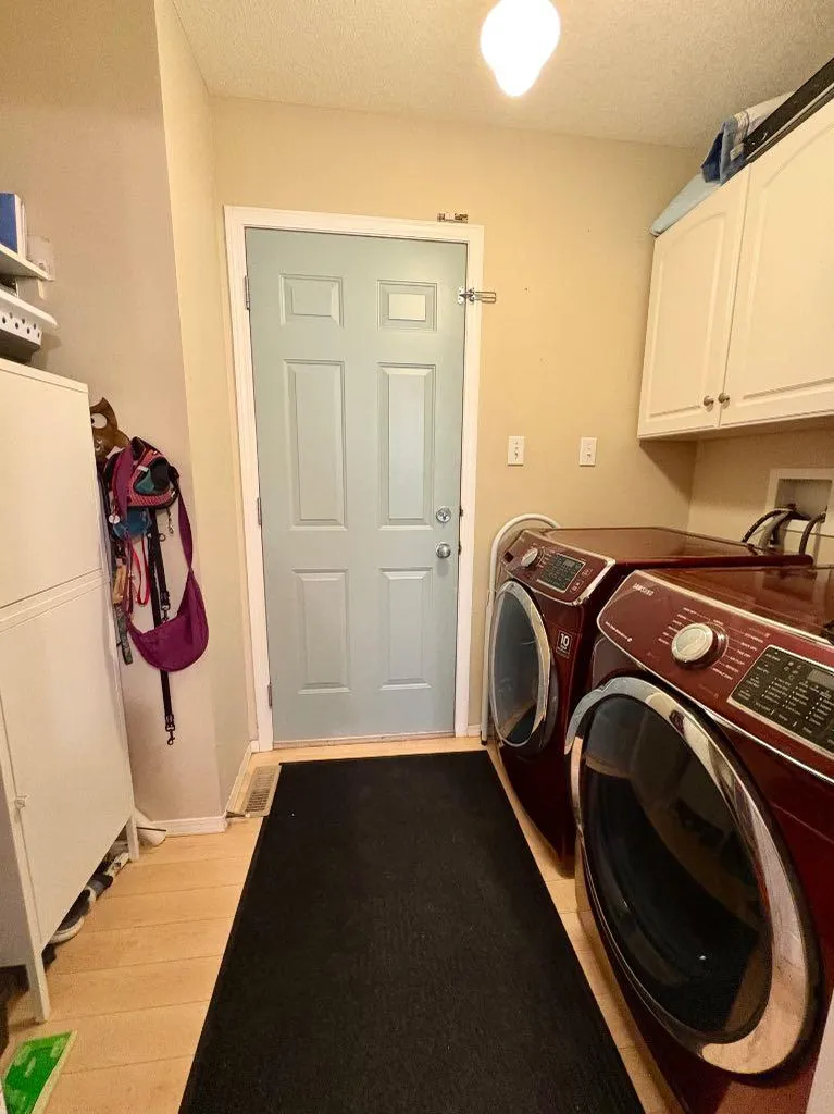 222 Heritage Circle W Lethbridge AB T1K 7H8