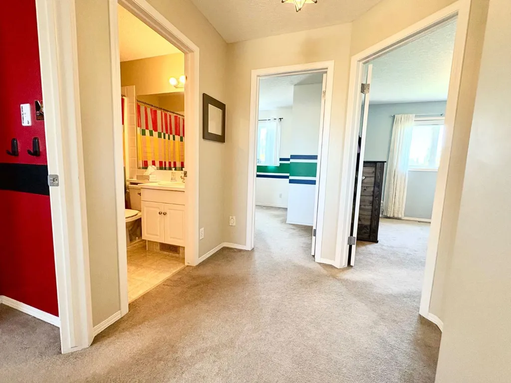 222 Heritage Circle W Lethbridge AB T1K 7H8