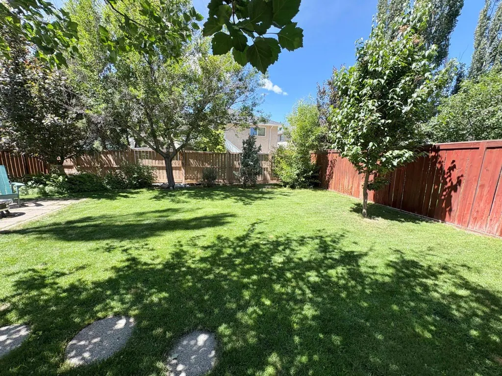 222 Heritage Circle W Lethbridge AB T1K 7H8