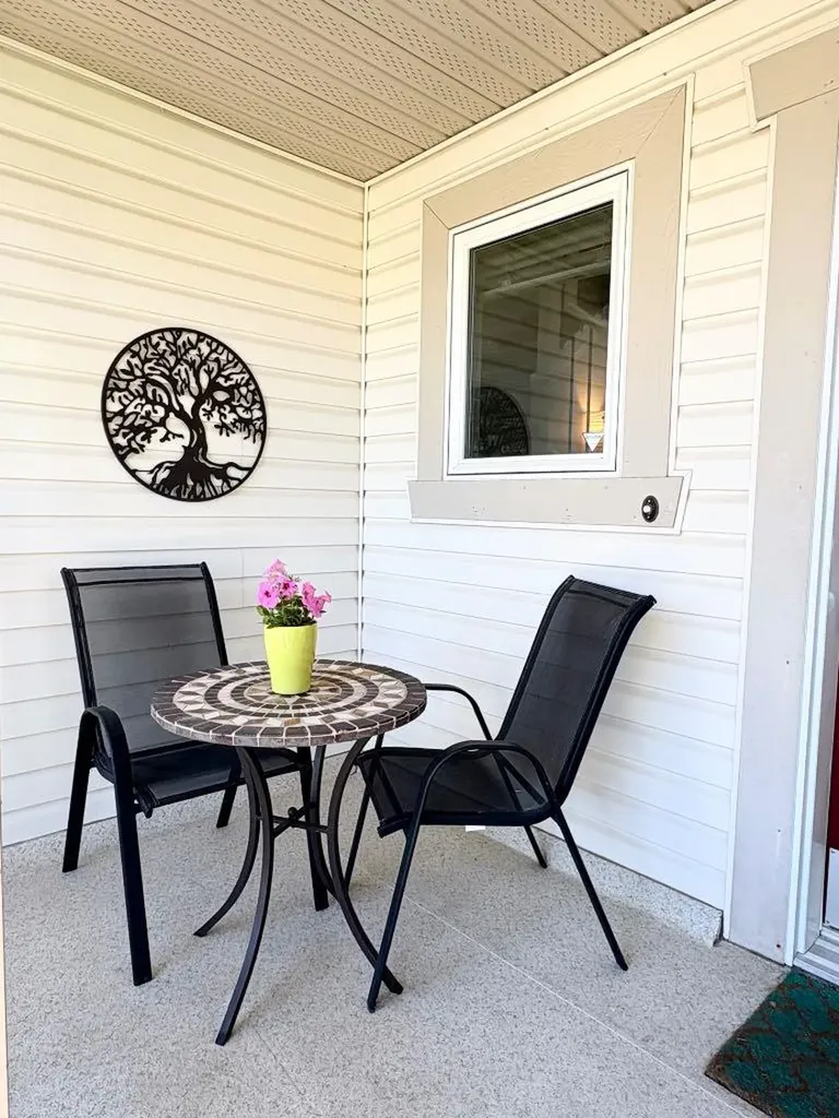222 Heritage Circle W Lethbridge AB T1K 7H8