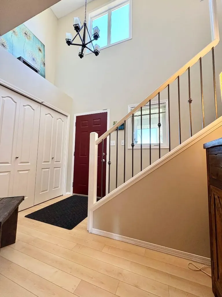 222 Heritage Circle W Lethbridge AB T1K 7H8