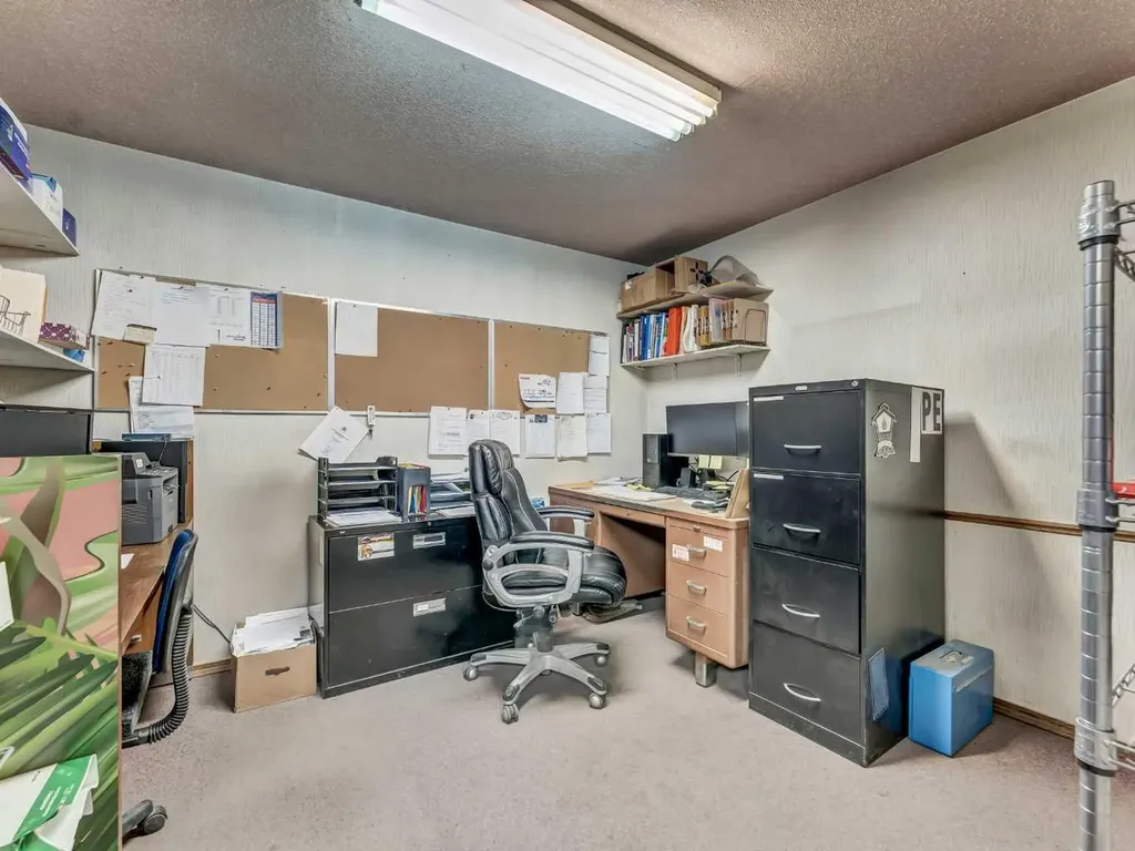 645 Spencer Street SE Medicine Hat AB T1A1Y9