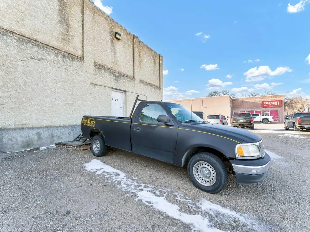 645 Spencer Street SE Medicine Hat AB T1A1Y9