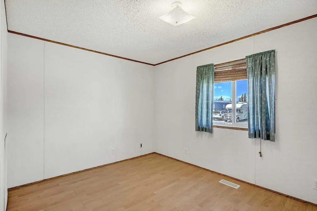 9717 121 Avenue Grande Prairie AB T8V 7J2