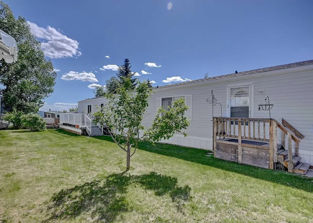 9717 121 Avenue Grande Prairie AB T8V 7J2