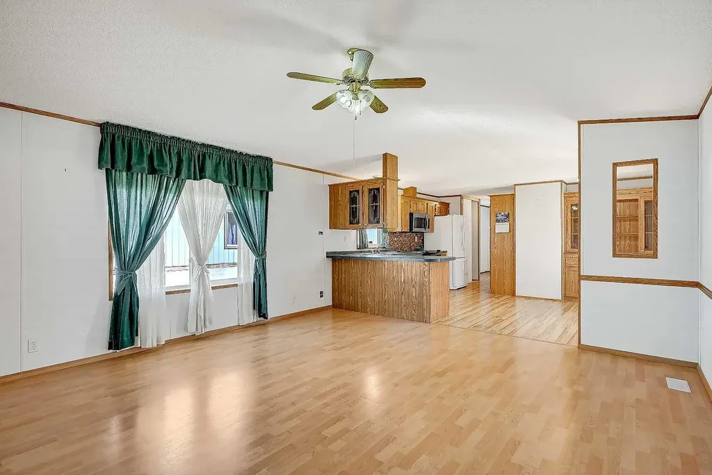 9717 121 Avenue Grande Prairie AB T8V 7J2