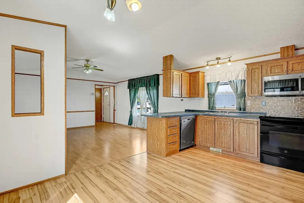 9717 121 Avenue Grande Prairie AB T8V 7J2