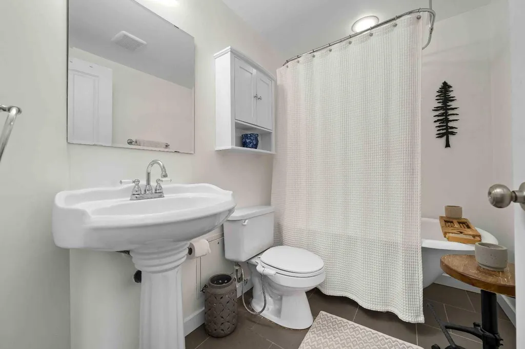 371 Aberdeen Street SE Medicine Hat AB T1A0R3