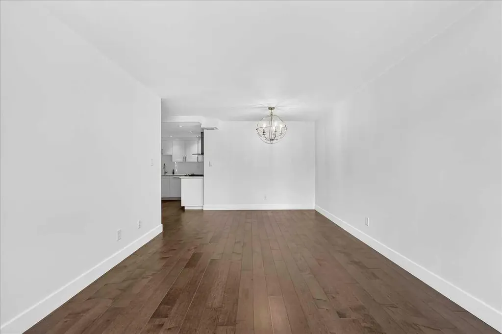 1011 12 Avenue SW Calgary AB T2R 0J5