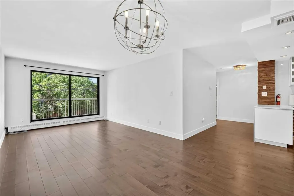 1011 12 Avenue SW Calgary AB T2R 0J5