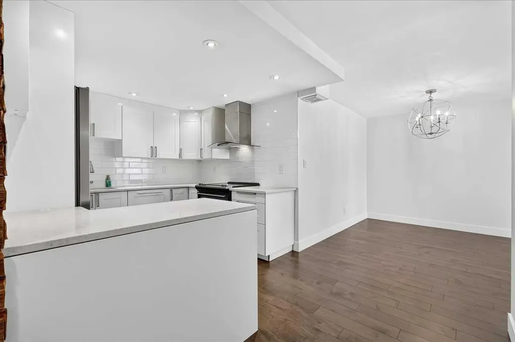 1011 12 Avenue SW Calgary AB T2R 0J5