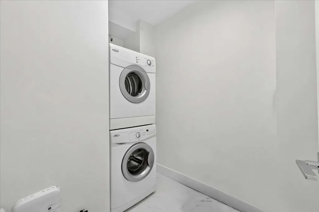 1011 12 Avenue SW Calgary AB T2R 0J5