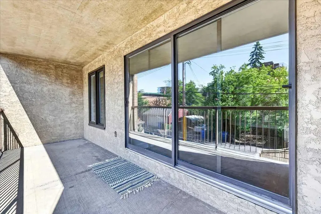 1011 12 Avenue SW Calgary AB T2R 0J5