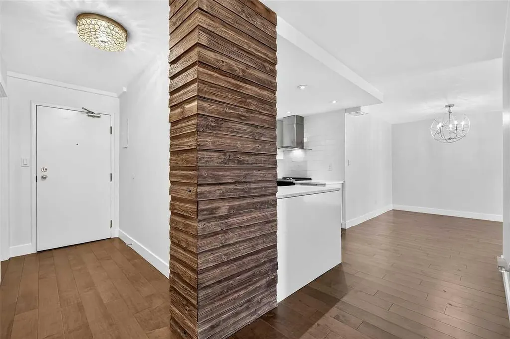 1011 12 Avenue SW Calgary AB T2R 0J5