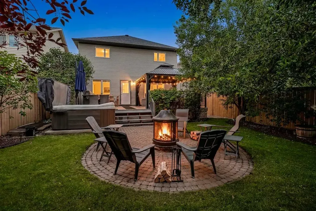 13 Coventry Way NE Calgary AB T3K5H3