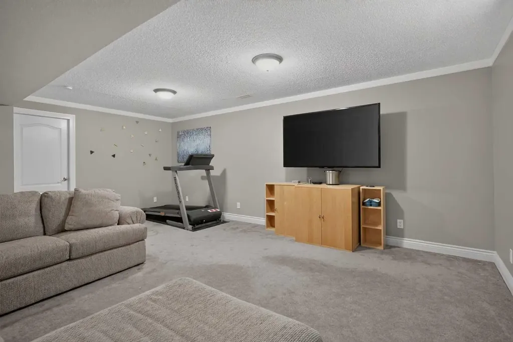13 Coventry Way NE Calgary AB T3K5H3