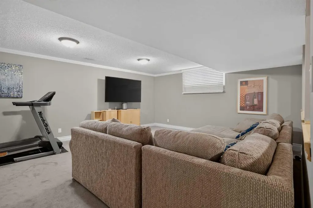 13 Coventry Way NE Calgary AB T3K5H3