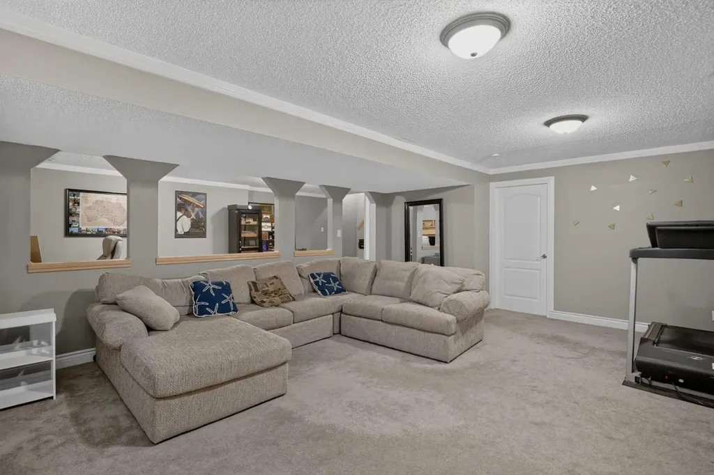 13 Coventry Way NE Calgary AB T3K5H3