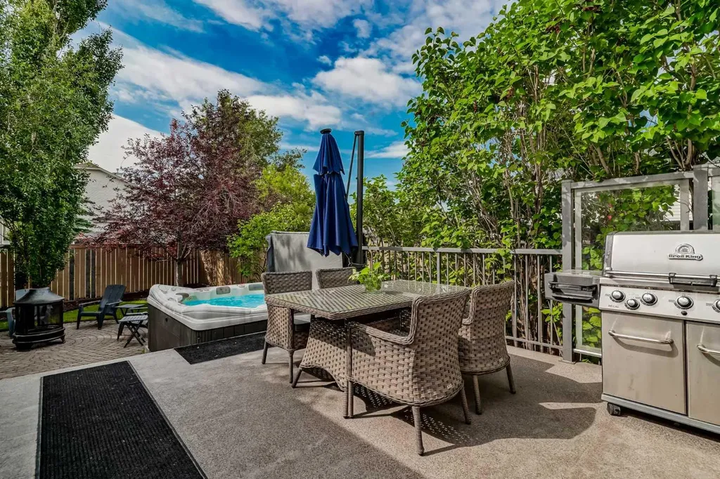 13 Coventry Way NE Calgary AB T3K5H3